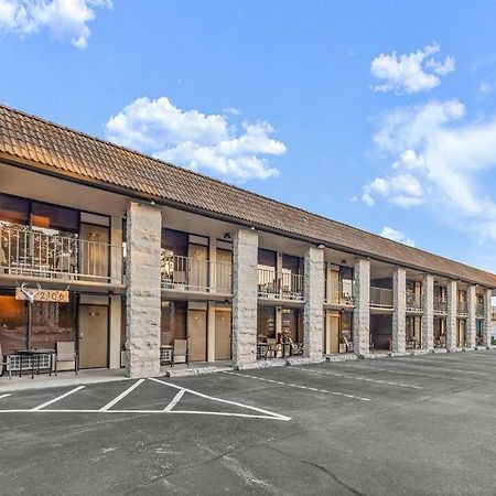 Stonegate Lodge King Bed Wifi Roku Tv Salt Water Pool Room #203 Юрика Спрингс Экстерьер фото