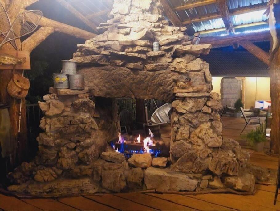 Stonegate Lodge King Bed Wifi Roku Tv Salt Water Pool Room #203 Юрика Спрингс Экстерьер фото
